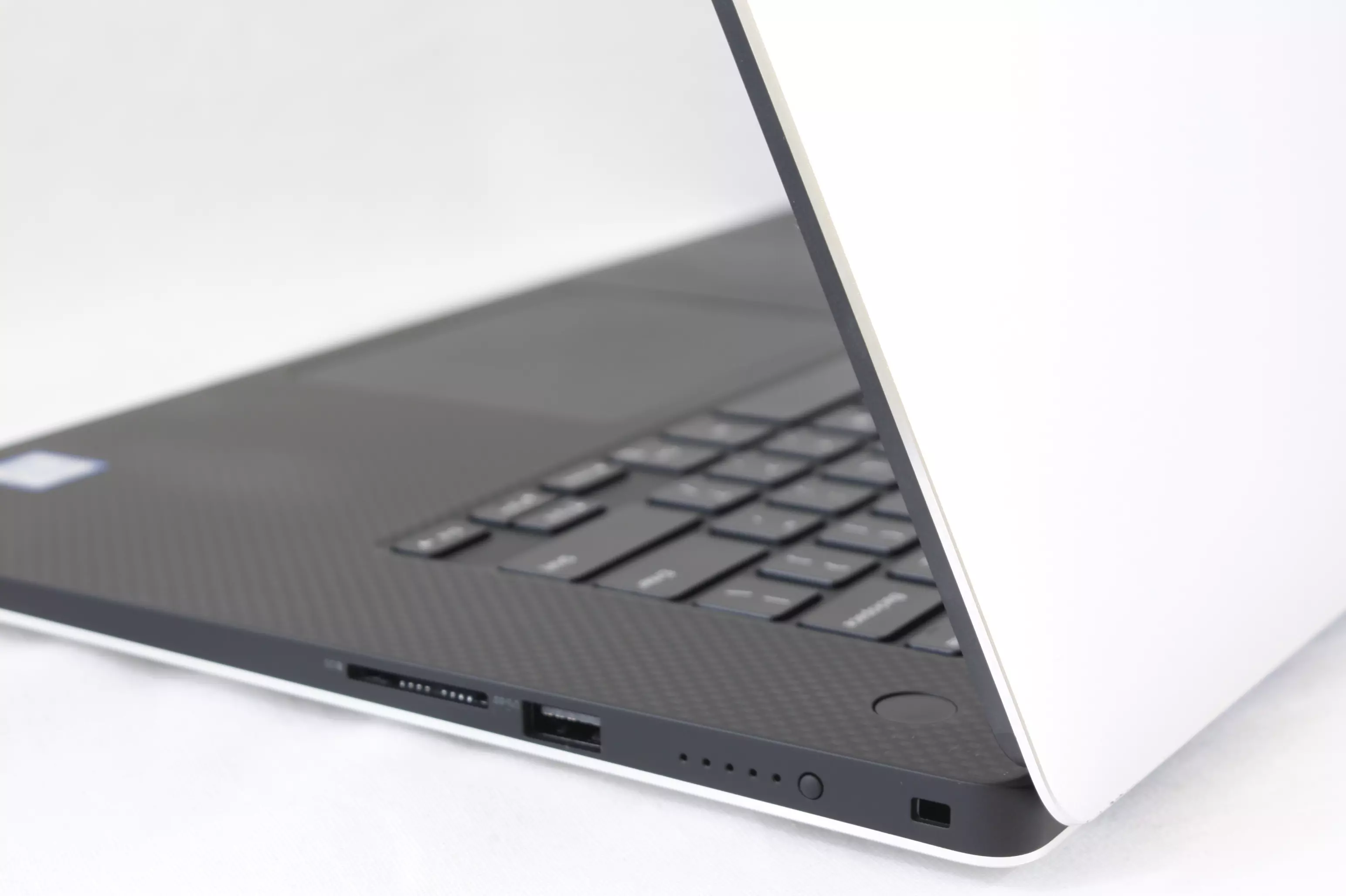 Dell Precision 5540 - Workstation si&ecirc;u mỏng nhẹ, tr&agrave;n viền